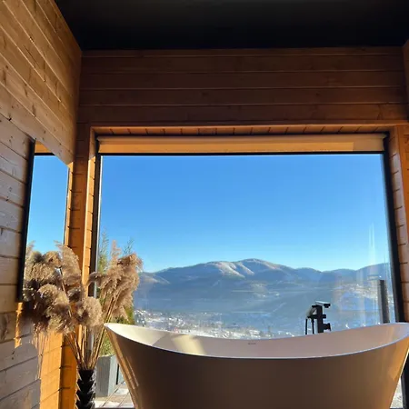 Holiday home Under Sky - з теплим басейном ,чаном-джакузі, панорамною ванною та Playstation 5 Slavske